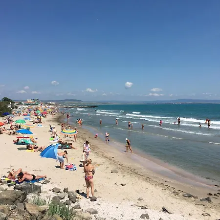 Amazing Near The דירה פומורי